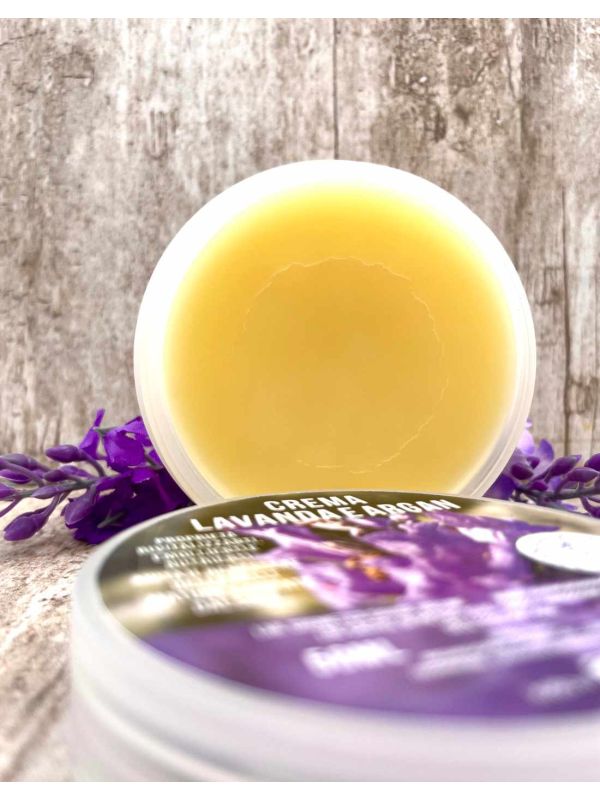  Perché la Nostra Crema Lavanda e Argan Non Contiene una Sola Goccia d'Acqua